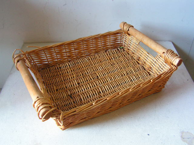 BASKET, Shallow Medium Wooden Handles